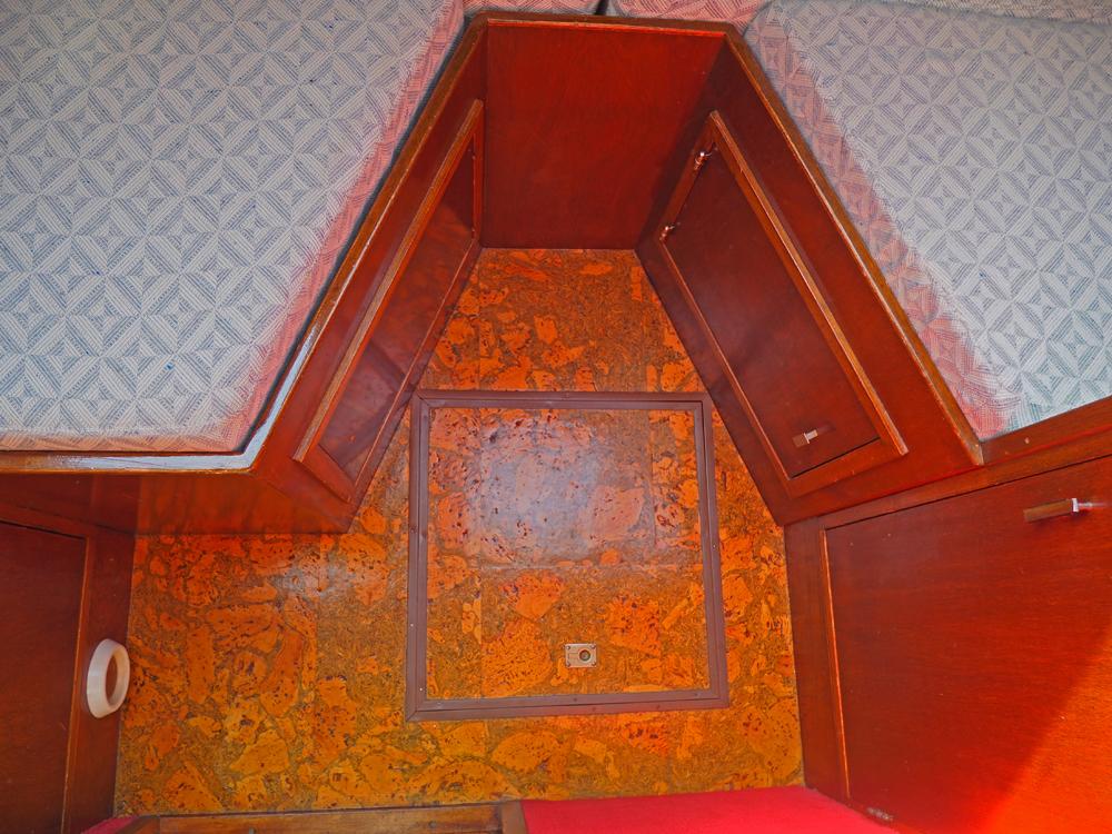 Cabin en avant, H&eacute;bergements